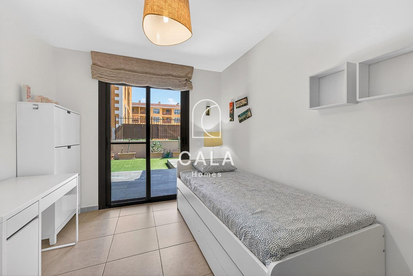 2 slaapkamer Flat te koop in Palm-Mar met zwembad garage - € 390.000 (Ref: 9861126)