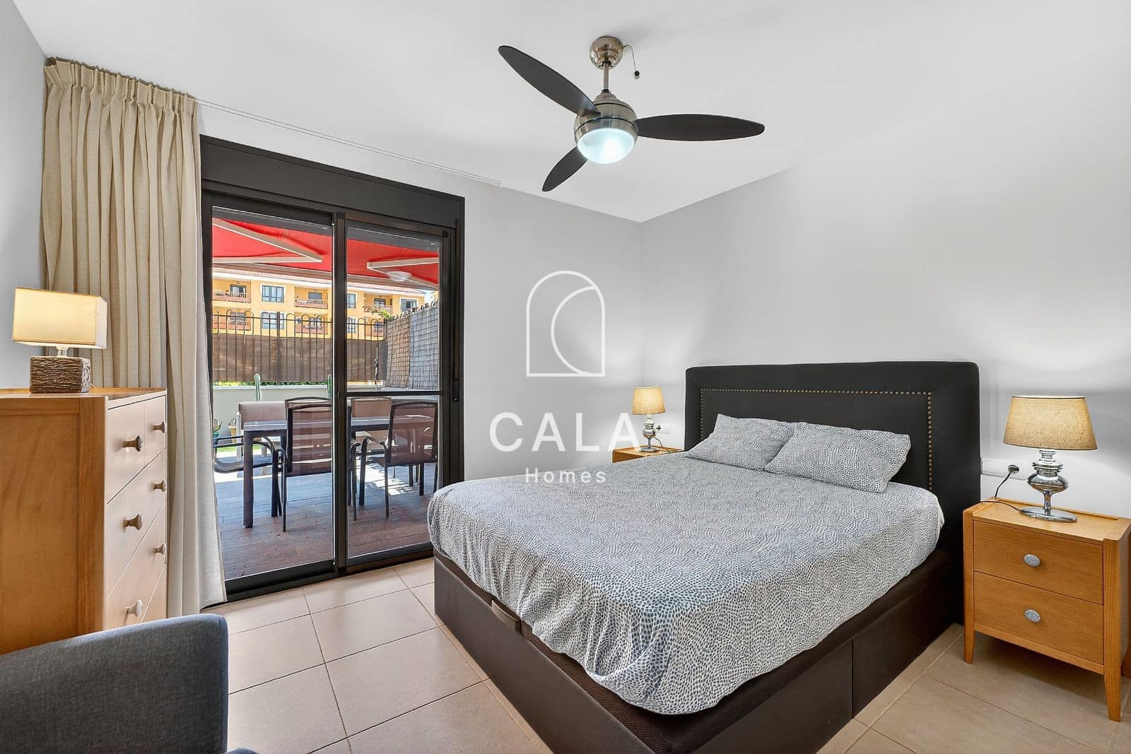 2 slaapkamer Flat te koop in Palm-Mar met zwembad garage - € 390.000 (Ref: 9861126)