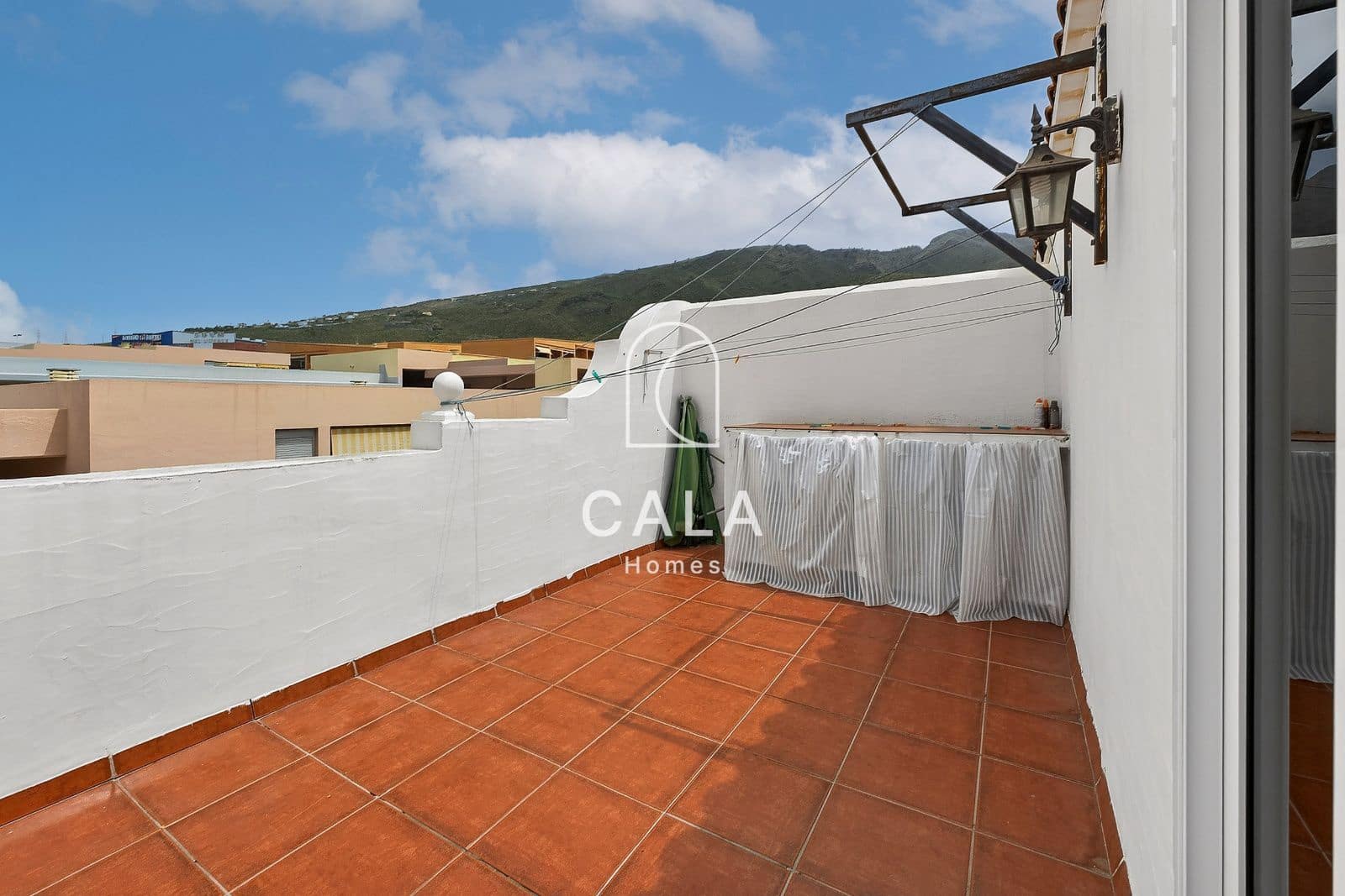 3 soveværelse Byhus til salg i Adeje med swimmingpool garage - € 398.000 (Ref: 9873877)