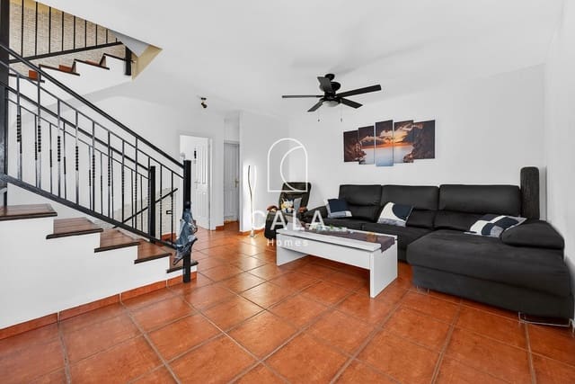 3 bedroom Townhouse for sale in Casco Urbano, Adeje with pool garage - € 398,000 (Ref: 9873877)