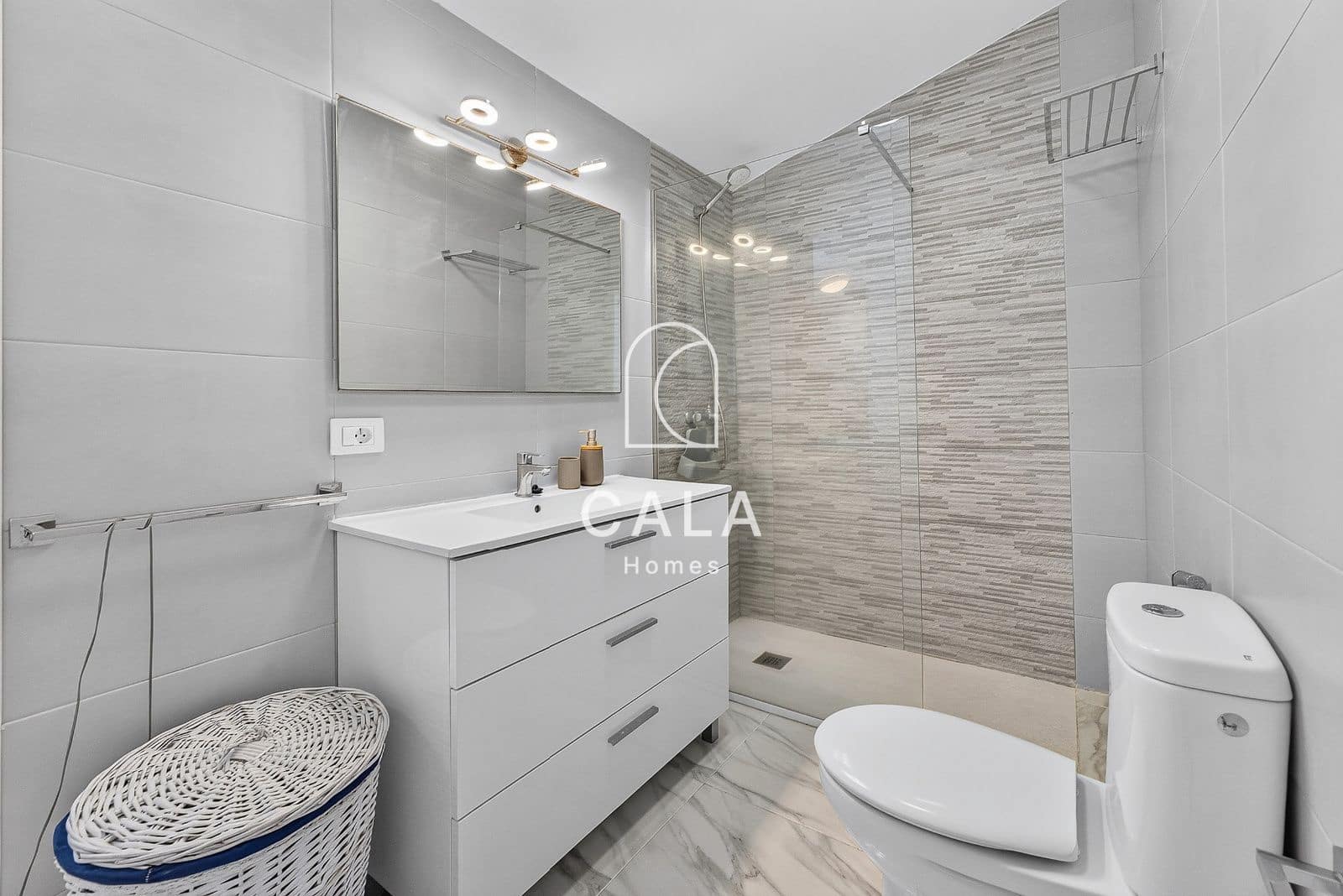 3 sypialnia Willa na sprzedaż w Golf del Sur z basenem garażem - 695 000 € (Ref: 9935301)