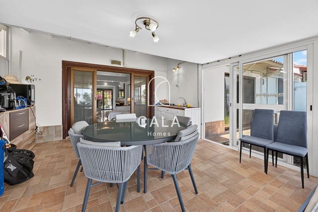 3 sypialnia Willa na sprzedaż w Golf del Sur, San Miguel de Abona z basenem garażem - 695 000 € (Ref: 9935301)