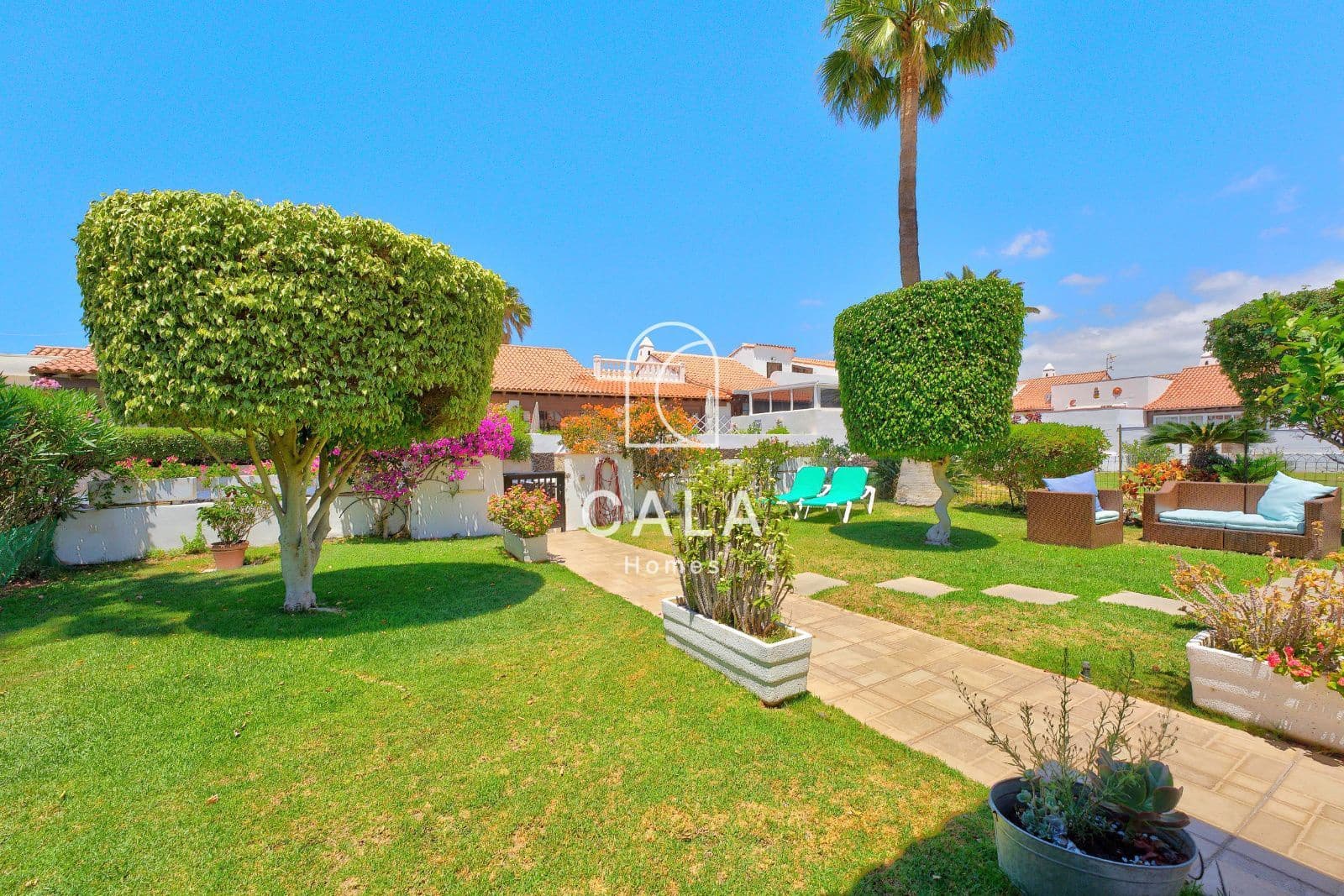 3 sypialnia Willa na sprzedaż w Golf del Sur z basenem garażem - 695 000 € (Ref: 9935301)
