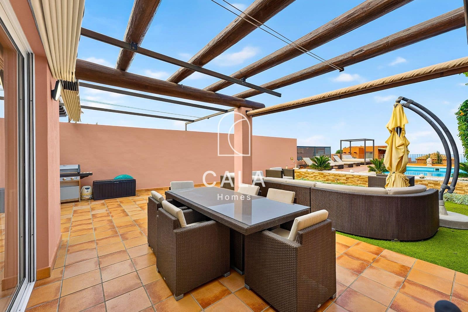 3 bedroom Villa for sale in Costa Adeje with pool garage - € 1,495,000 (Ref: 9958843)