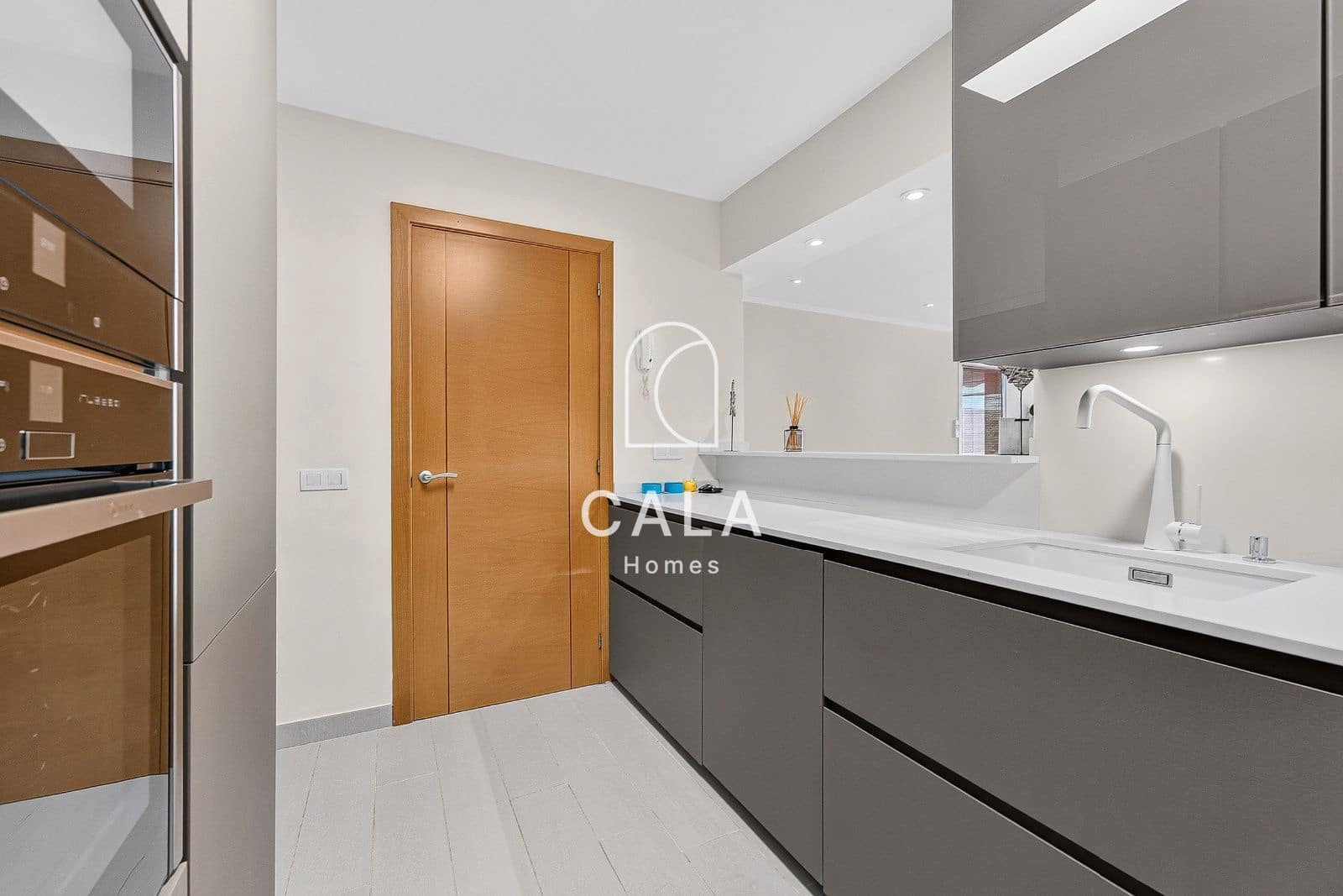 3 bedroom Villa for sale in Costa Adeje with pool garage - € 1,495,000 (Ref: 9958843)