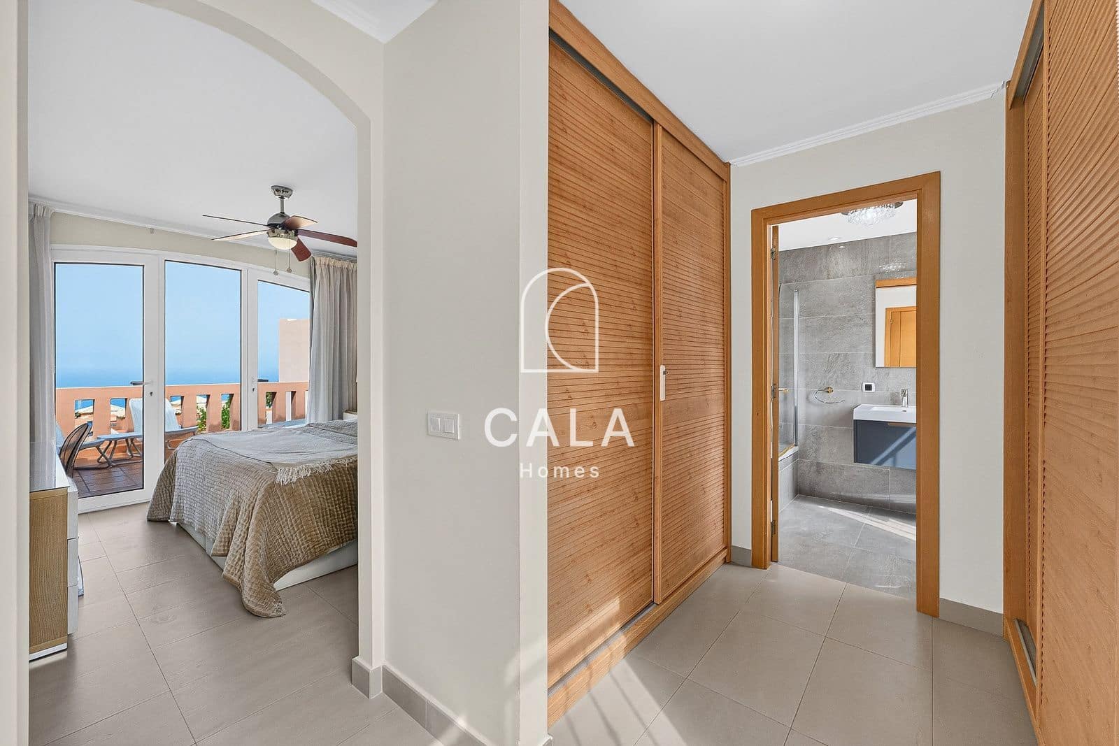 3 bedroom Villa for sale in Costa Adeje with pool garage - € 1,495,000 (Ref: 9958843)