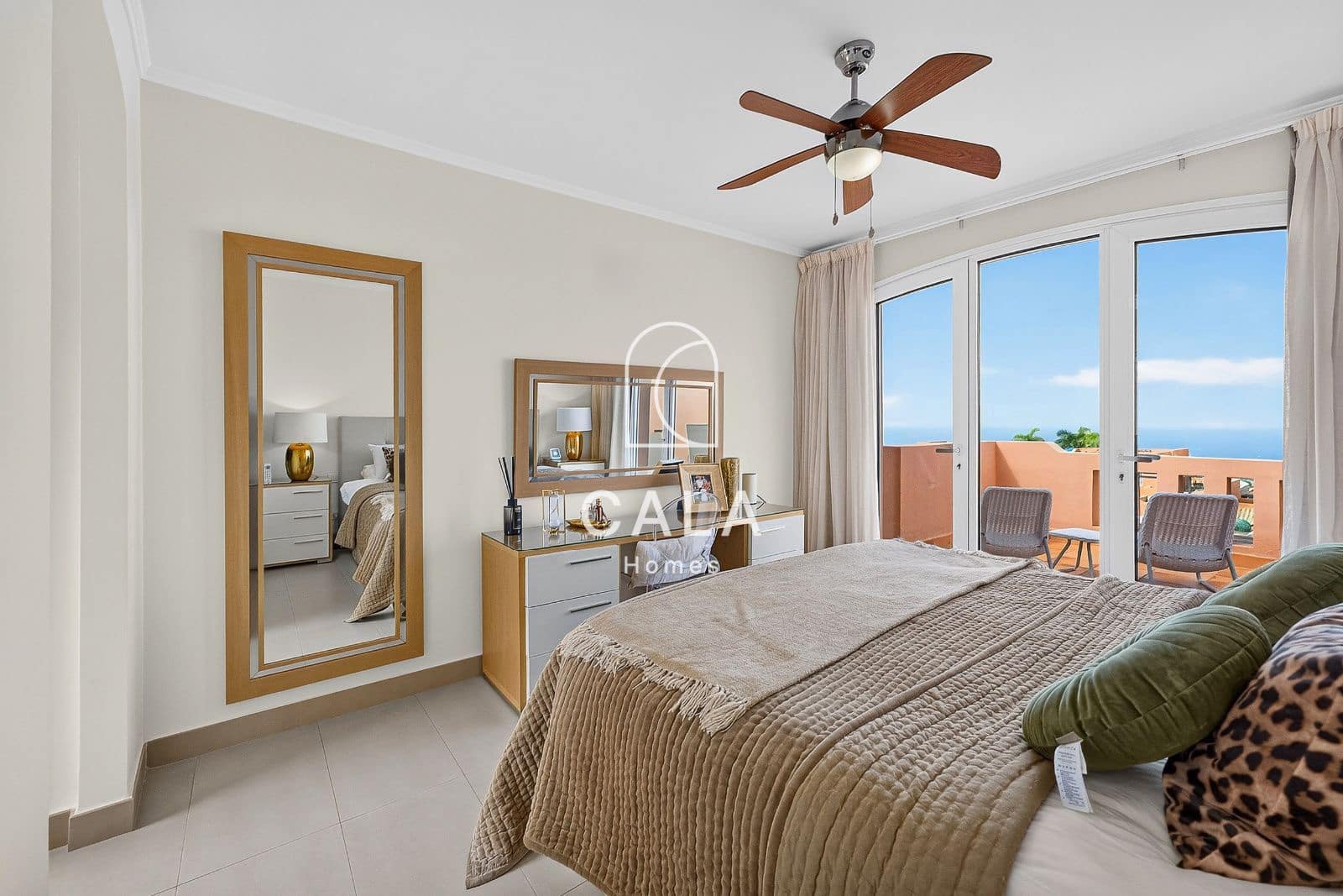 3 bedroom Villa for sale in Costa Adeje with pool garage - € 1,495,000 (Ref: 9958843)