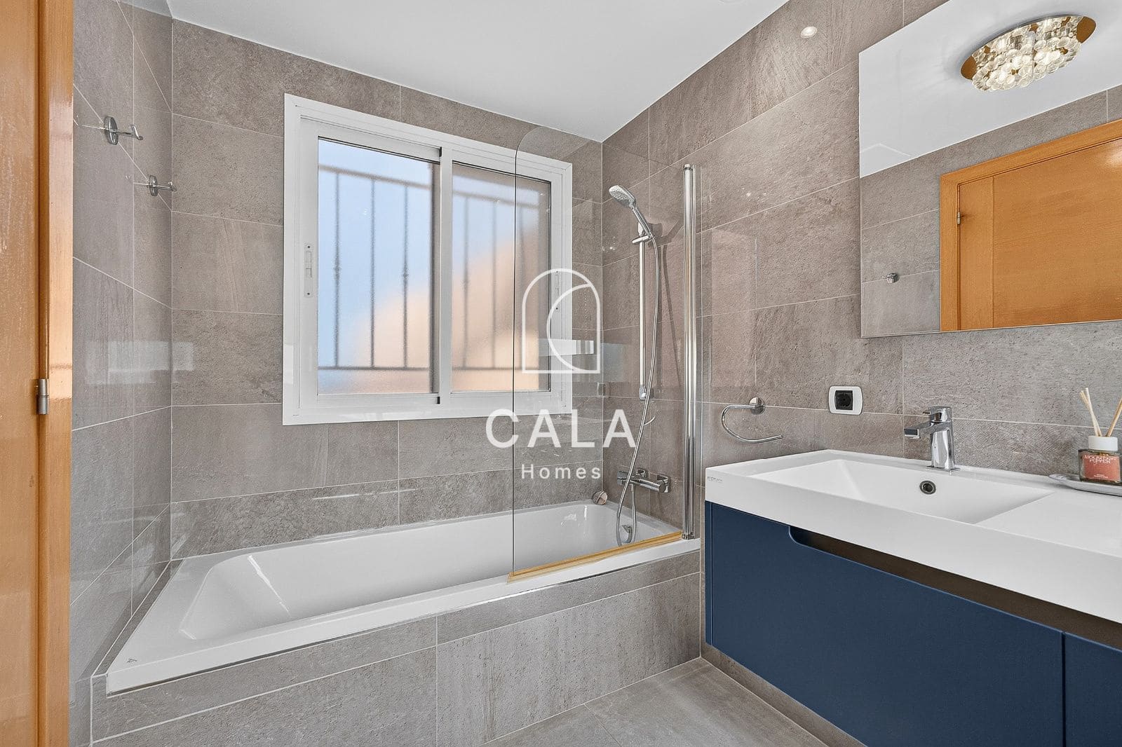 3 bedroom Villa for sale in Costa Adeje with pool garage - € 1,495,000 (Ref: 9958843)