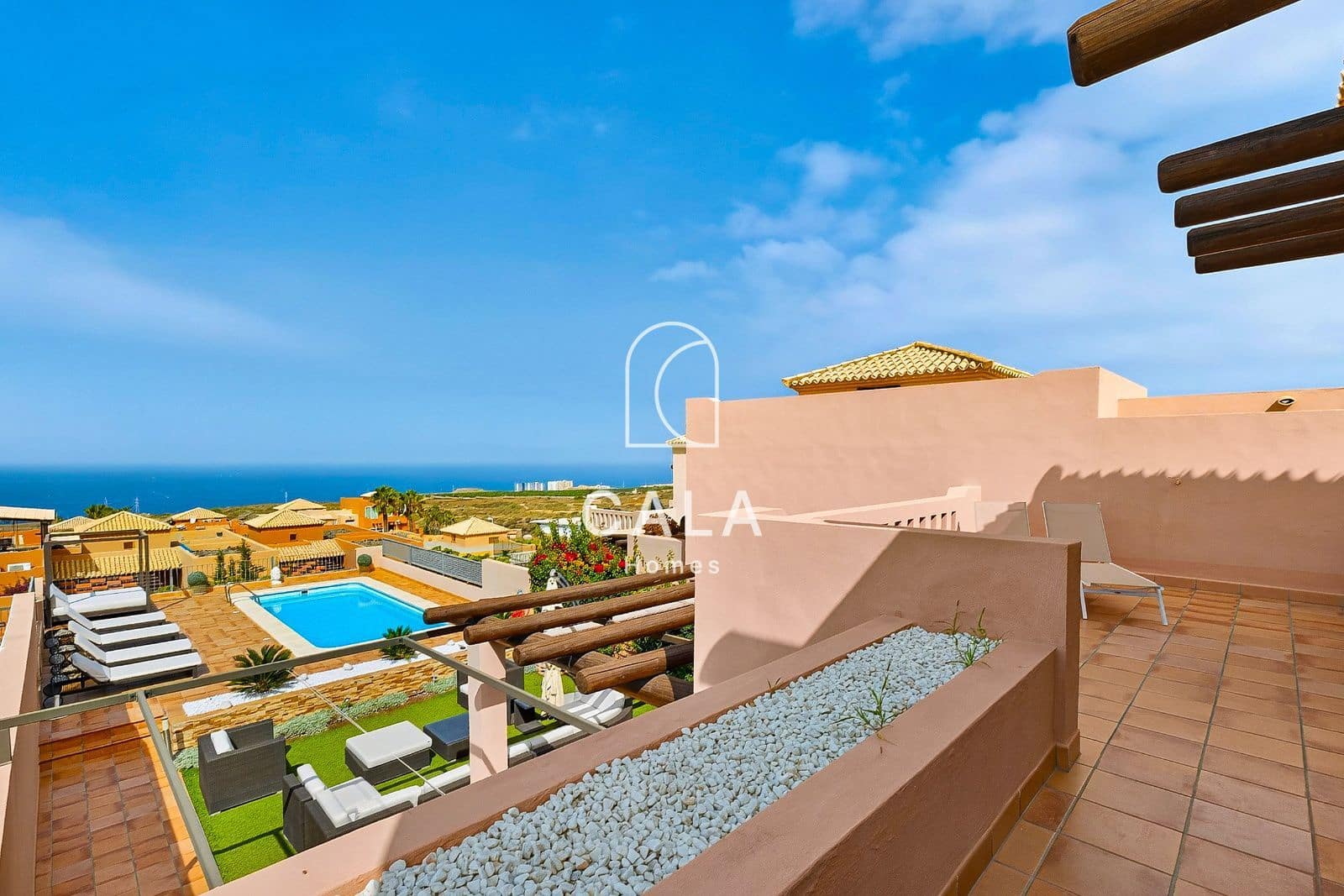 3 bedroom Villa for sale in Costa Adeje with pool garage - € 1,495,000 (Ref: 9958843)