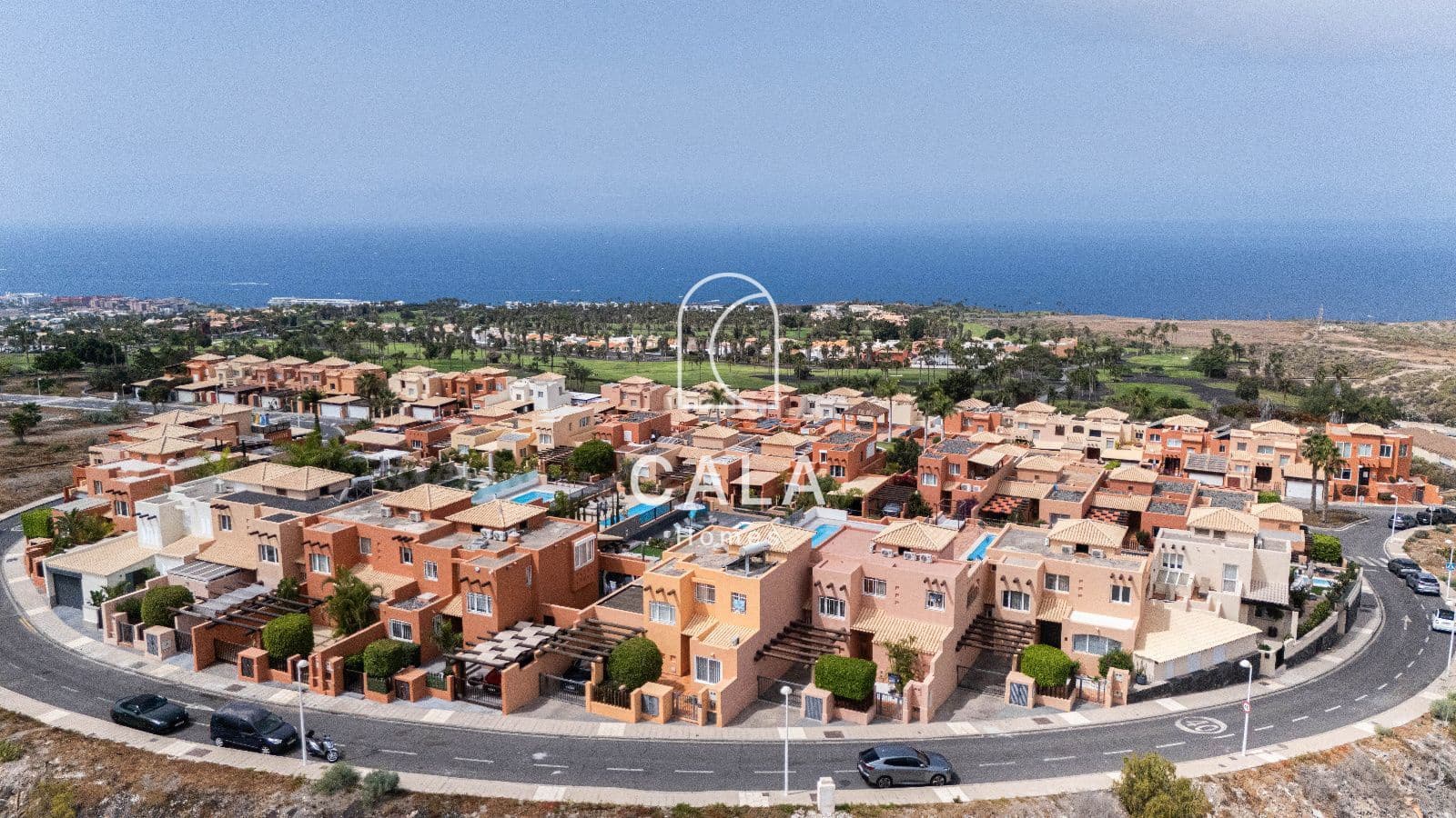 3 bedroom Villa for sale in Costa Adeje with pool garage - € 1,495,000 (Ref: 9958843)
