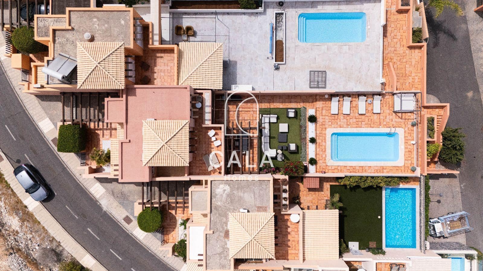 3 bedroom Villa for sale in Costa Adeje with pool garage - € 1,495,000 (Ref: 9958843)