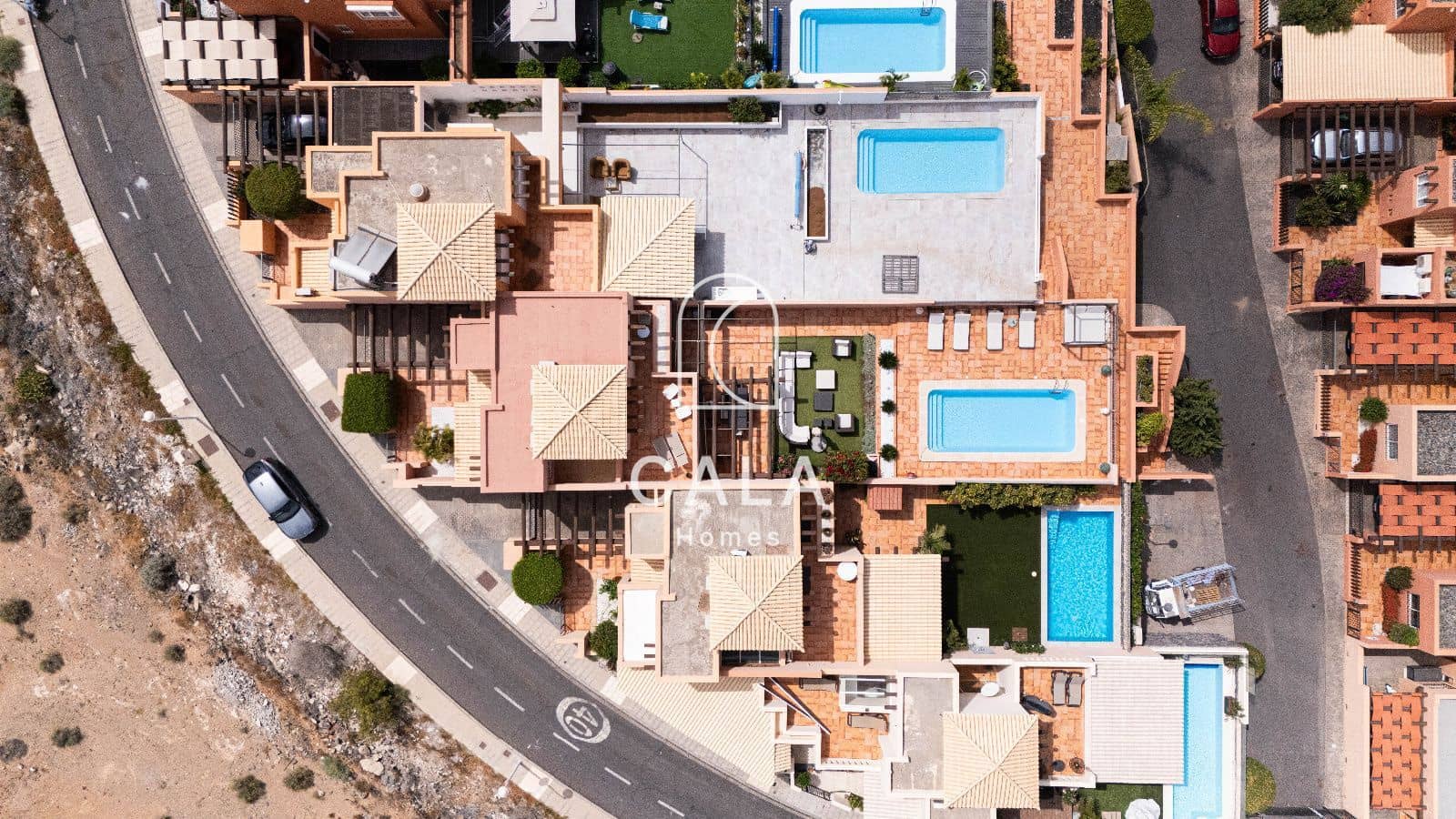 3 bedroom Villa for sale in Costa Adeje with pool garage - € 1,495,000 (Ref: 9958843)