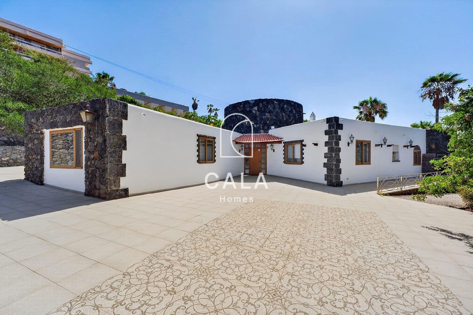 3 soveværelse Byhus til salg i Golf del Sur med swimmingpool garage - € 2.920.000 (Ref: 9969112)