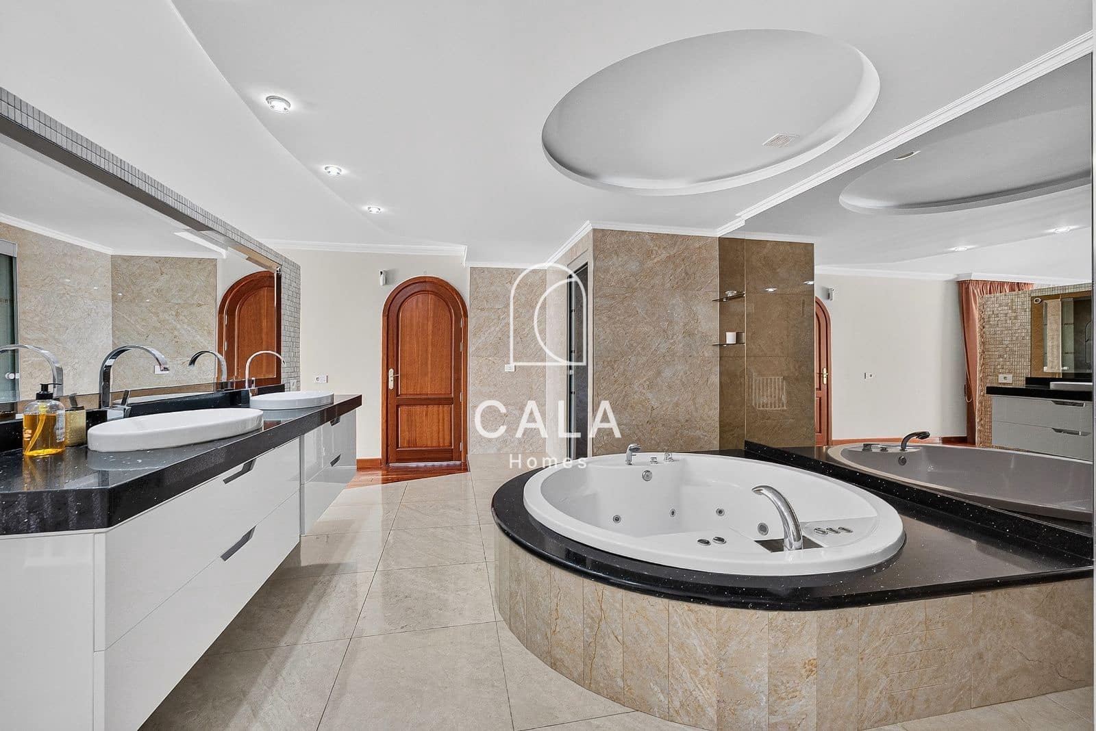 3 soveværelse Byhus til salg i Golf del Sur med swimmingpool garage - € 2.920.000 (Ref: 9969112)