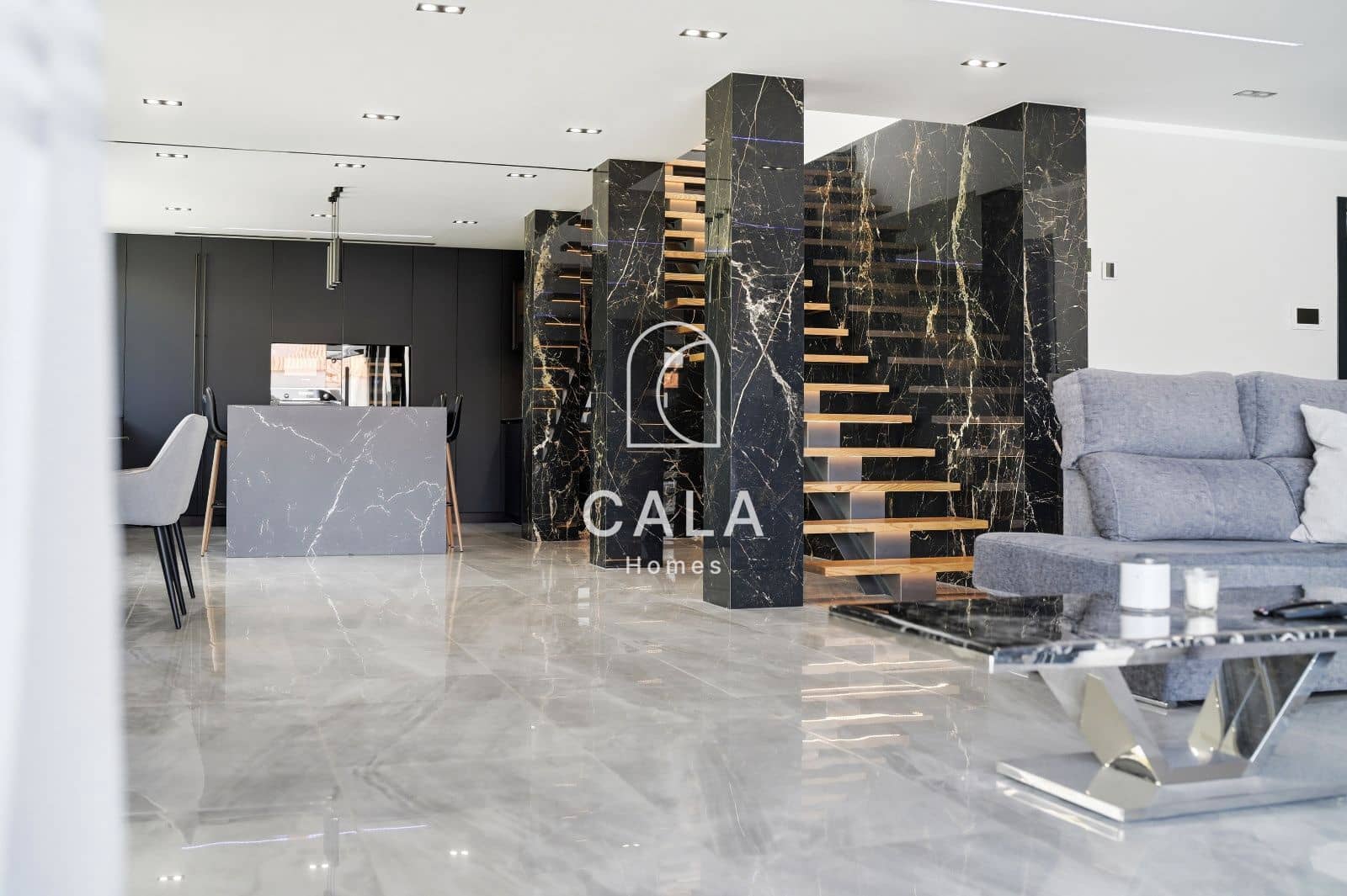 3 bedroom Townhouse for sale in El Madronal with pool garage - € 2,195,000 (Ref: 9974513)