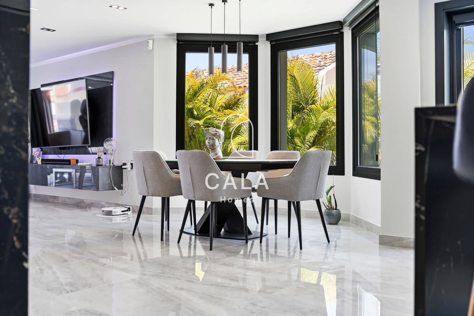 3 bedroom Townhouse for sale in El Madronal with pool garage - € 2,195,000 (Ref: 9974513)