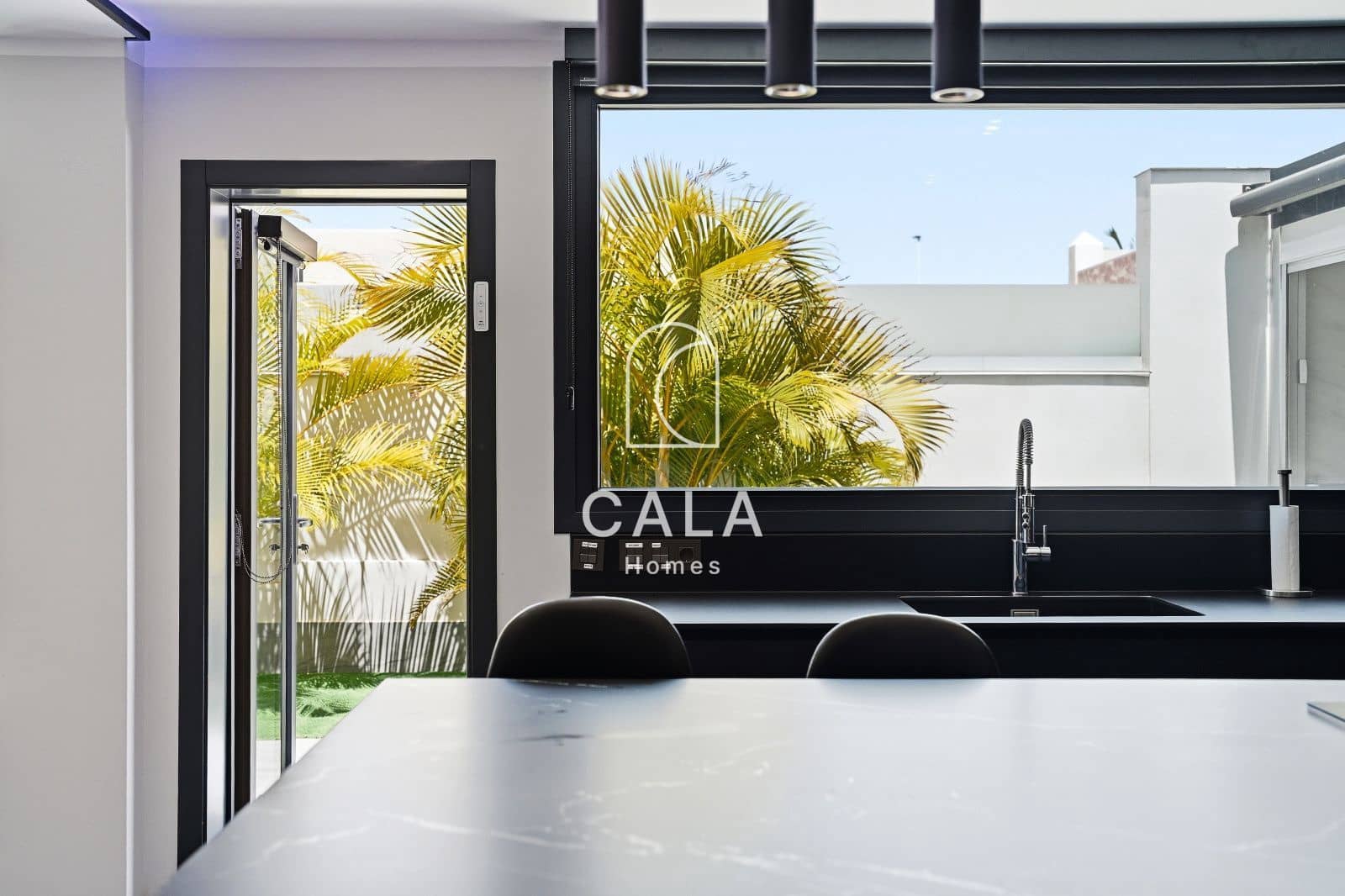 3 bedroom Townhouse for sale in El Madronal with pool garage - € 2,195,000 (Ref: 9974513)