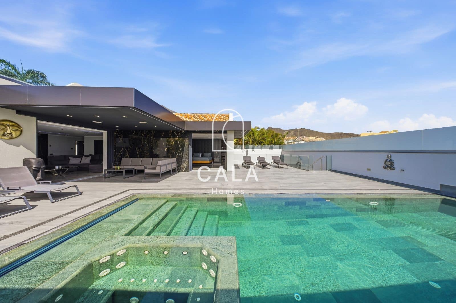 3 bedroom Townhouse for sale in El Madronal with pool garage - € 2,195,000 (Ref: 9974513)