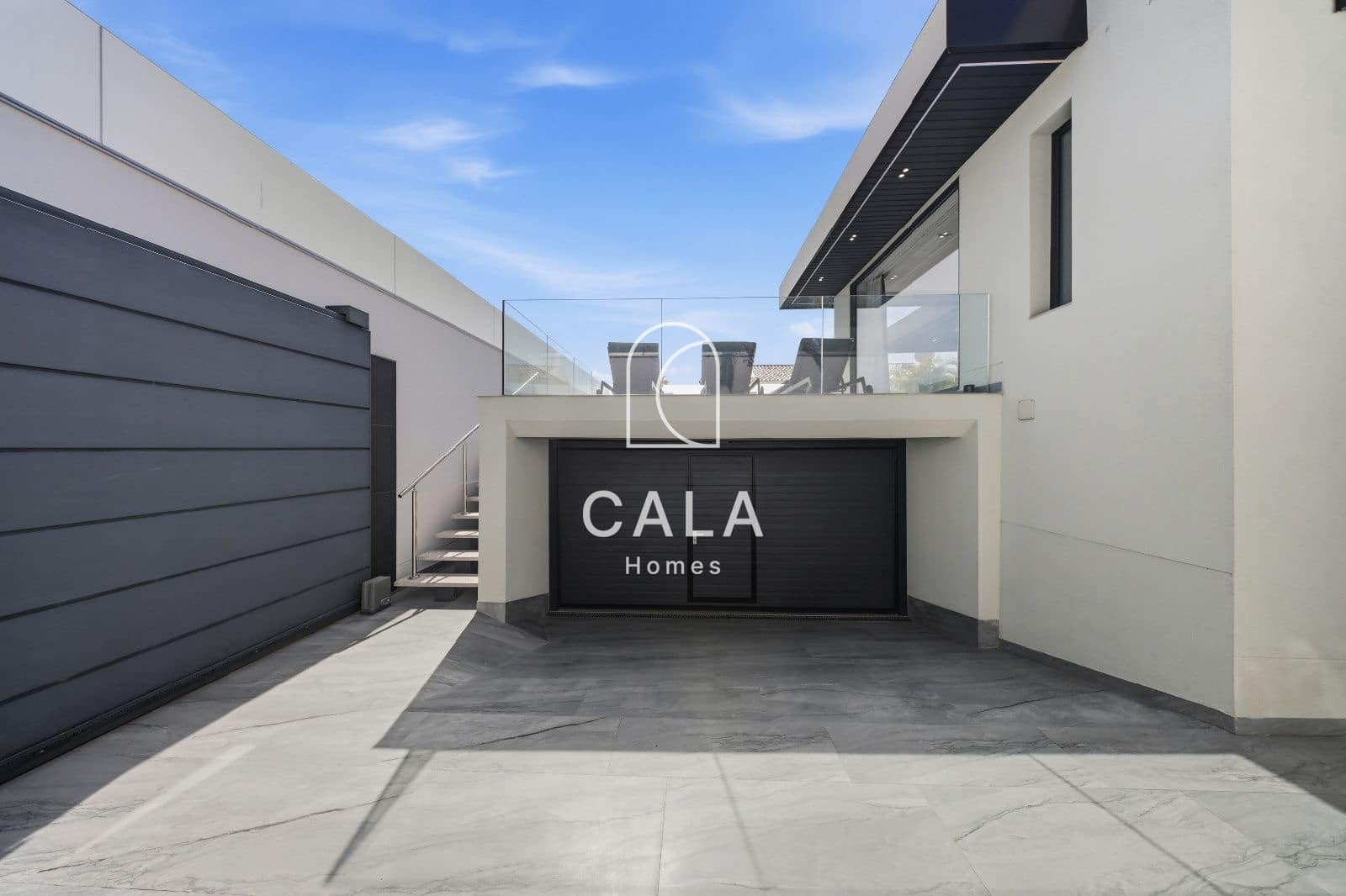 3 bedroom Townhouse for sale in El Madronal with pool garage - € 2,195,000 (Ref: 9974513)