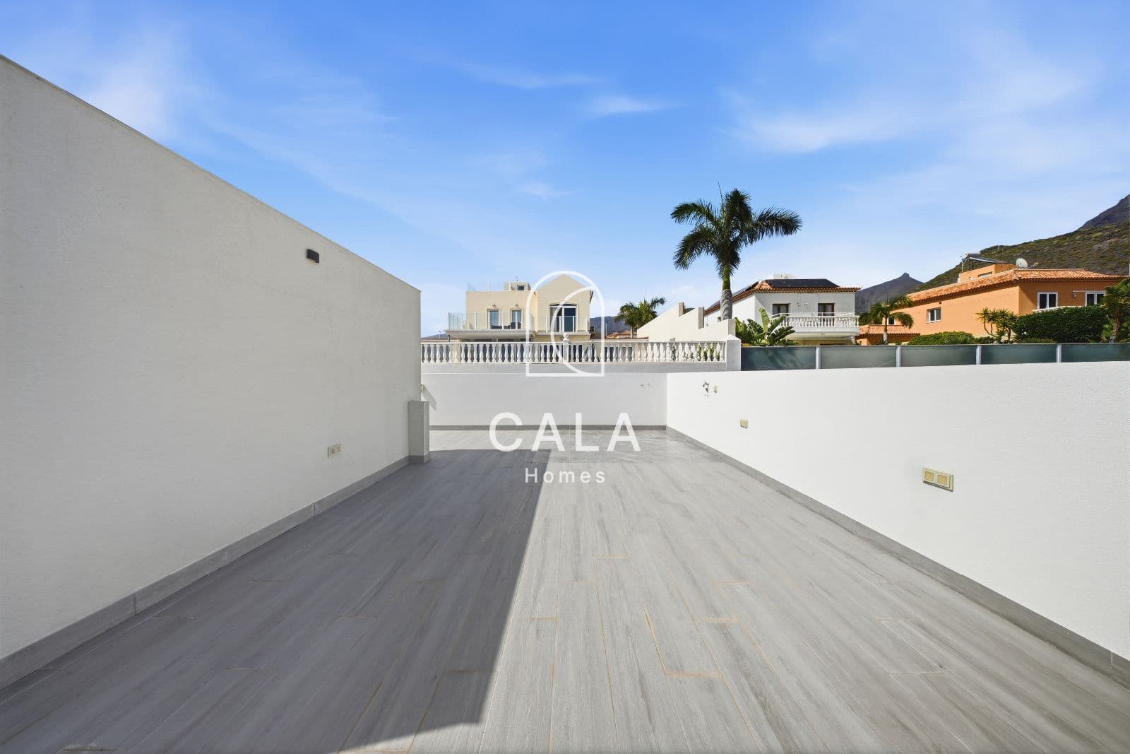 3 bedroom Townhouse for sale in El Madronal with pool garage - € 2,195,000 (Ref: 9974513)