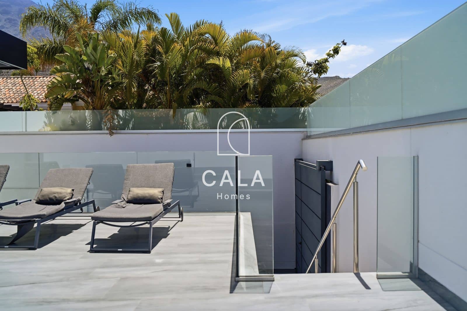 3 bedroom Townhouse for sale in El Madronal with pool garage - € 2,195,000 (Ref: 9974513)