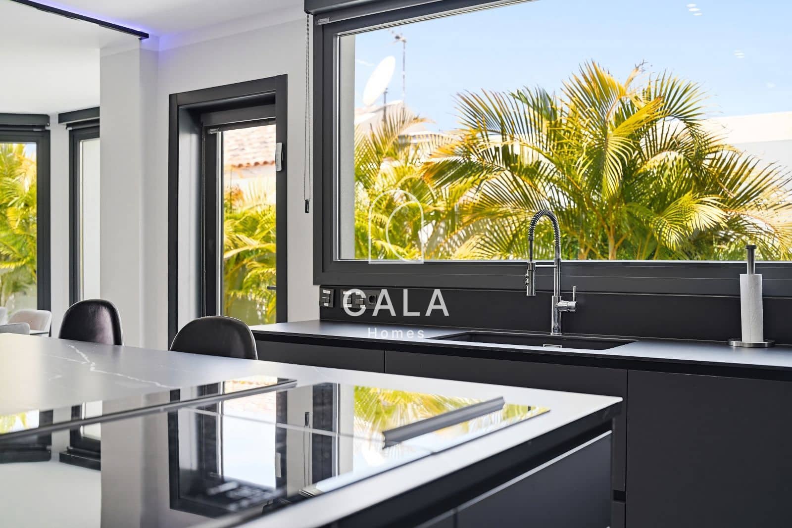 3 bedroom Townhouse for sale in El Madronal with pool garage - € 2,195,000 (Ref: 9974513)