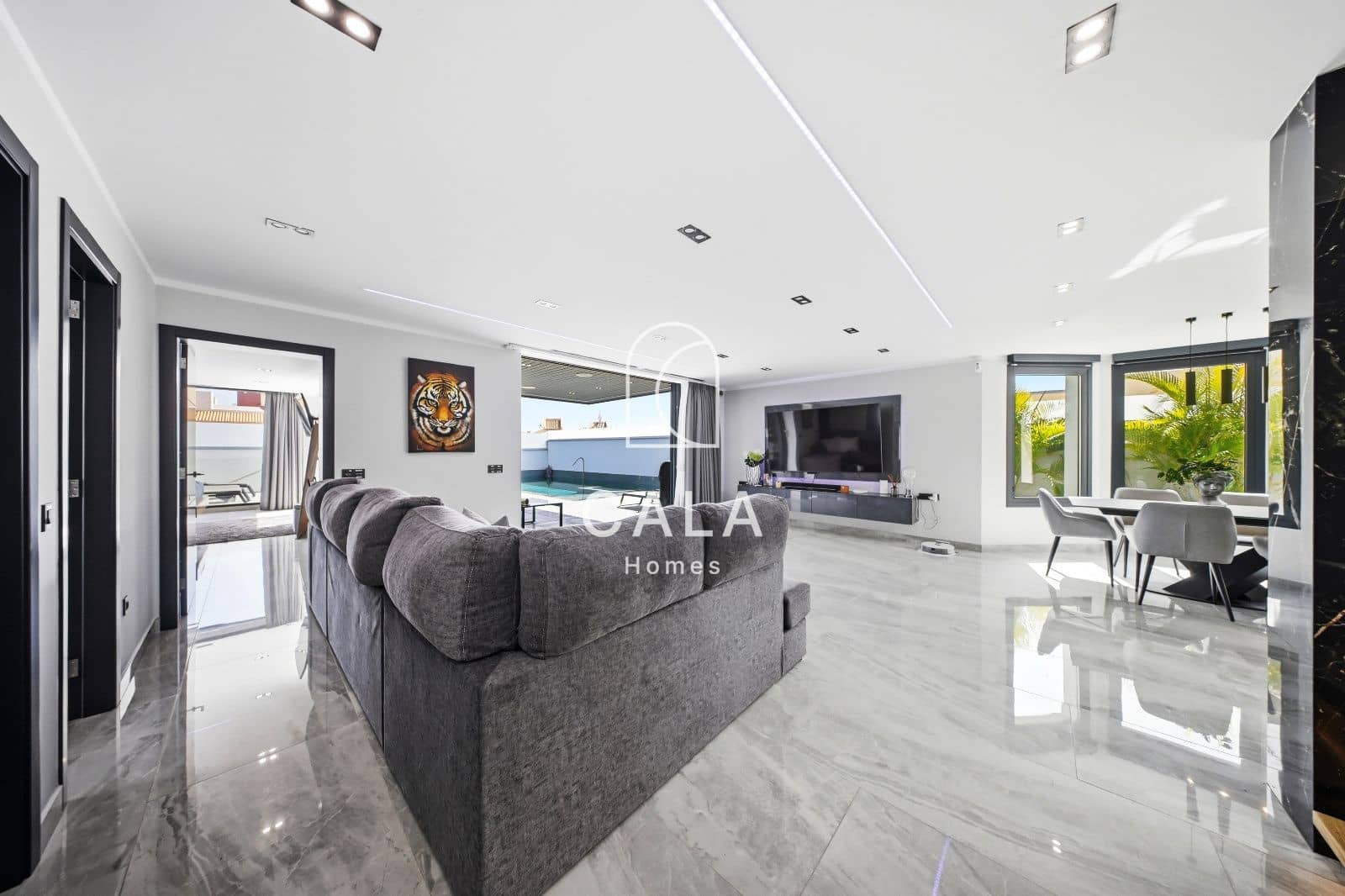 3 bedroom Townhouse for sale in El Madronal with pool garage - € 2,195,000 (Ref: 9974513)