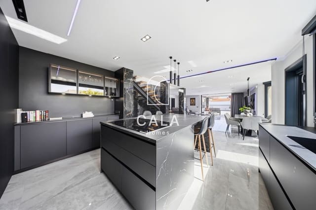 3 soverom Hus til salgs i El Madroñal, Adeje med svømmebasseng garasje - € 2 195 000 (Ref: 9974513)
