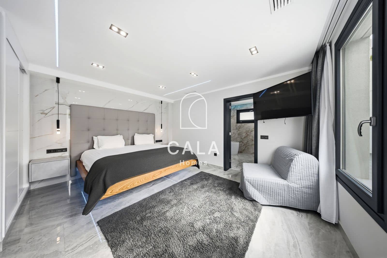 3 bedroom Townhouse for sale in El Madronal with pool garage - € 2,195,000 (Ref: 9974513)