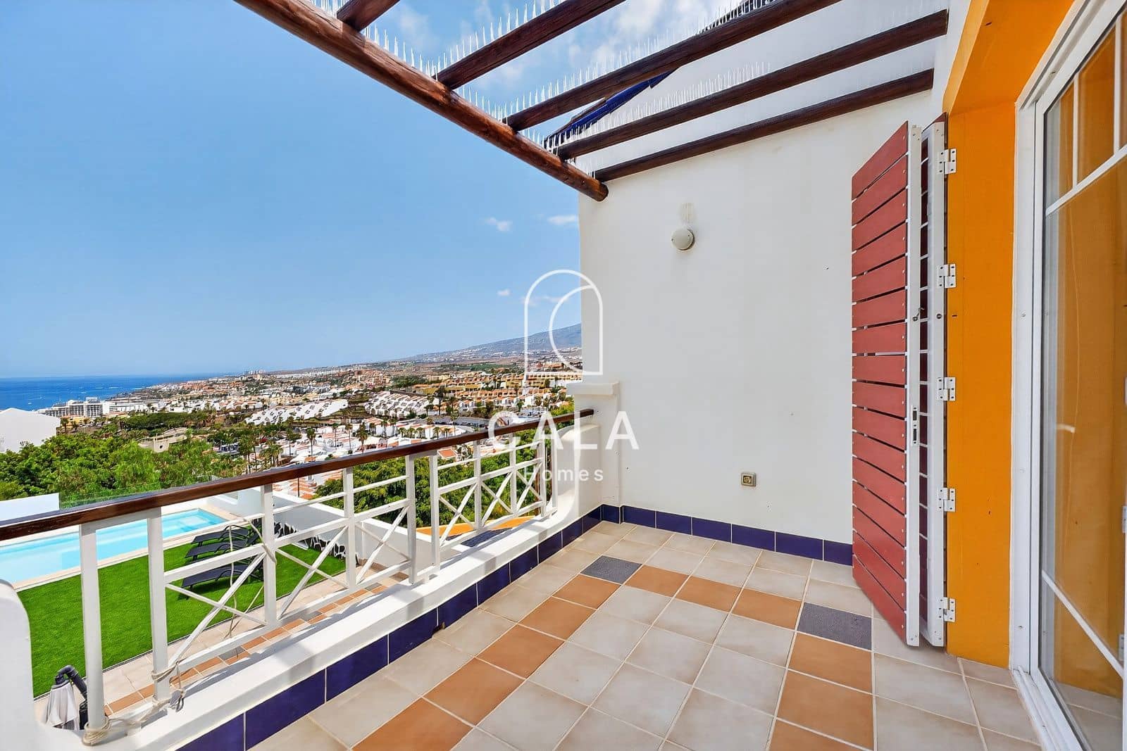 6 bedroom Townhouse for sale in Costa Adeje with pool garage - € 1,710,000 (Ref: 9976653)