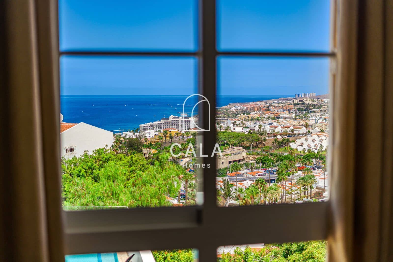6 bedroom Townhouse for sale in Costa Adeje with pool garage - € 1,710,000 (Ref: 9976653)