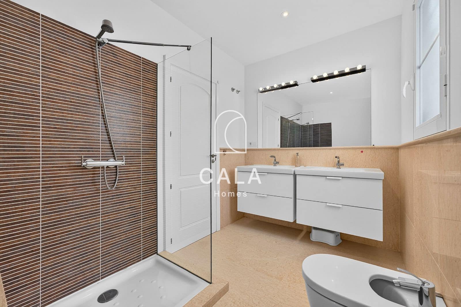 6 bedroom Townhouse for sale in Costa Adeje with pool garage - € 1,710,000 (Ref: 9976653)
