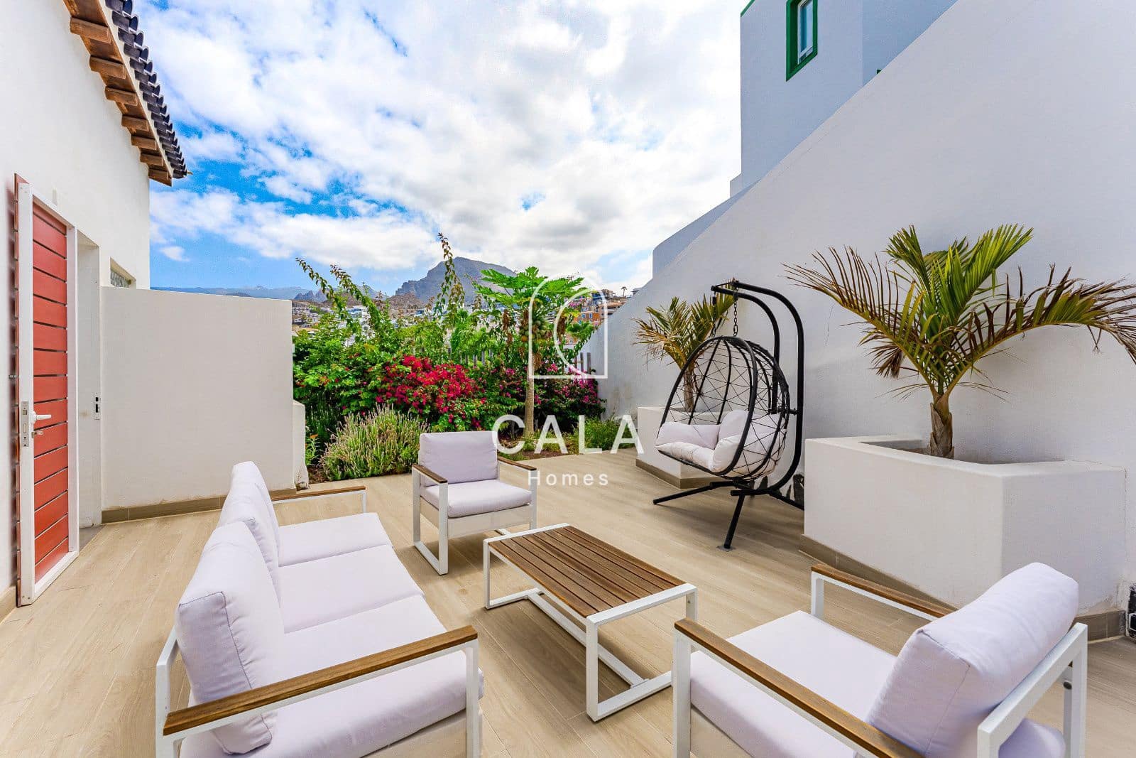 6 bedroom Townhouse for sale in Costa Adeje with pool garage - € 1,710,000 (Ref: 9976653)