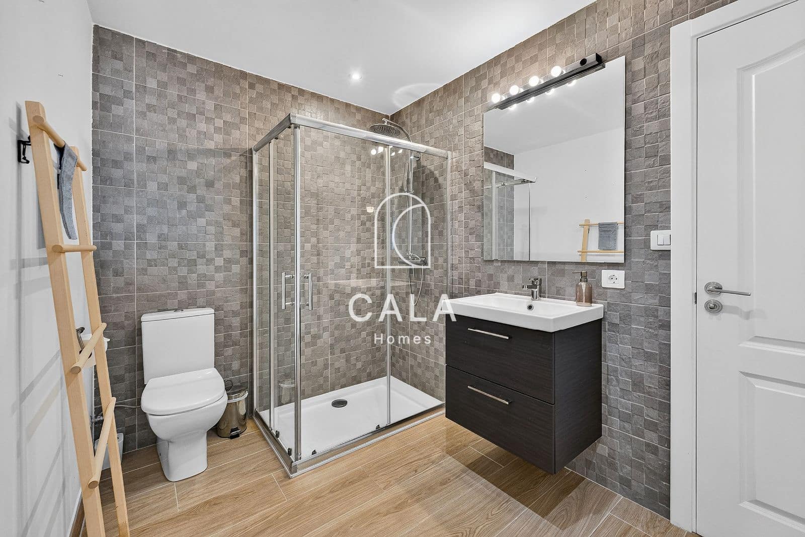 6 bedroom Townhouse for sale in Costa Adeje with pool garage - € 1,710,000 (Ref: 9976653)