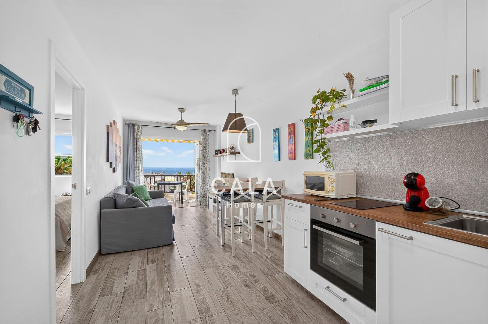 1 bedroom Flat for sale in Playa de las Americas with pool garage - € 315,000 (Ref: 9986147)