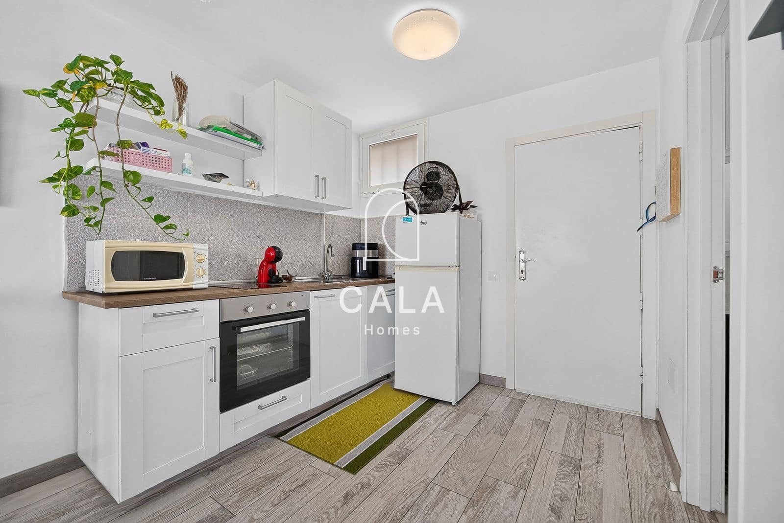 1 bedroom Flat for sale in Playa de las Americas with pool garage - € 315,000 (Ref: 9986147)