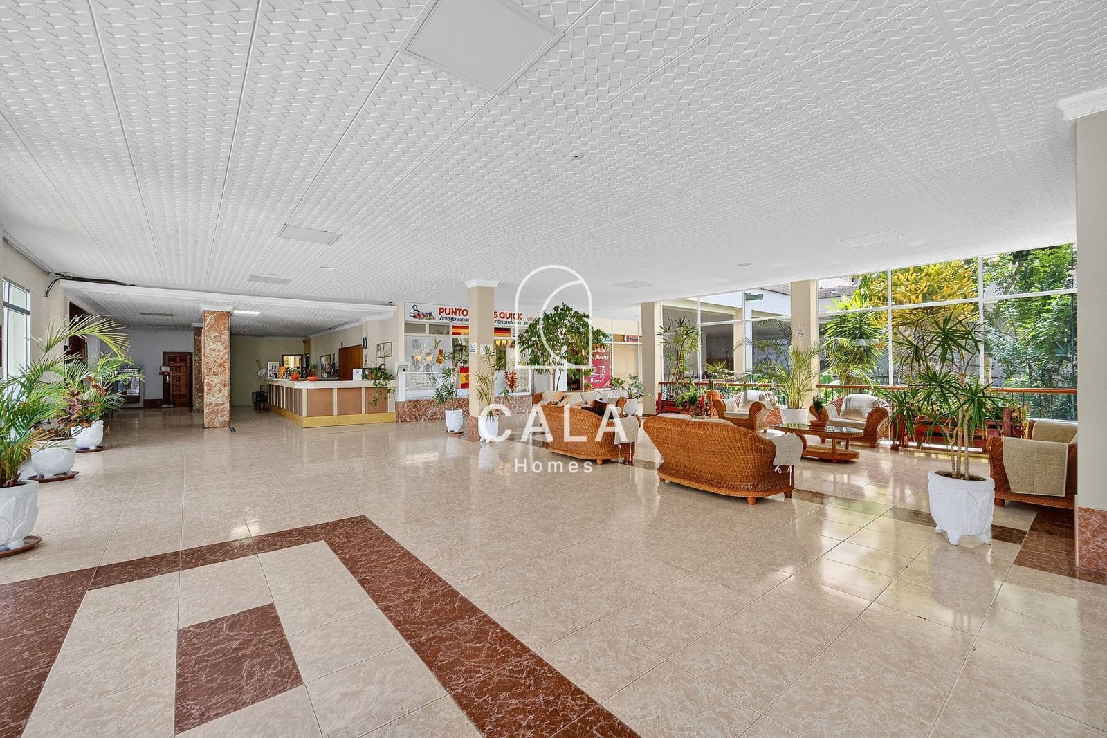 1 bedroom Flat for sale in Playa de las Americas with pool garage - € 315,000 (Ref: 9986147)