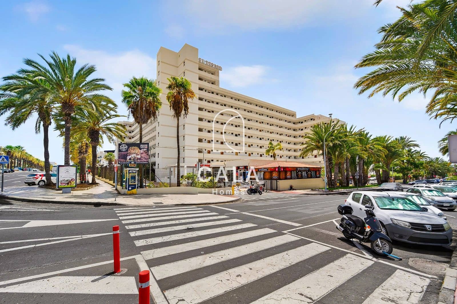 1 bedroom Flat for sale in Playa de las Americas with pool garage - € 315,000 (Ref: 9986147)