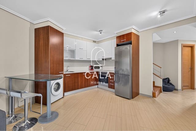 2 slaapkamer Huis te koop in El Medano, Granadilla de Abona met zwembad garage - € 475.000 (Ref: 9991514)
