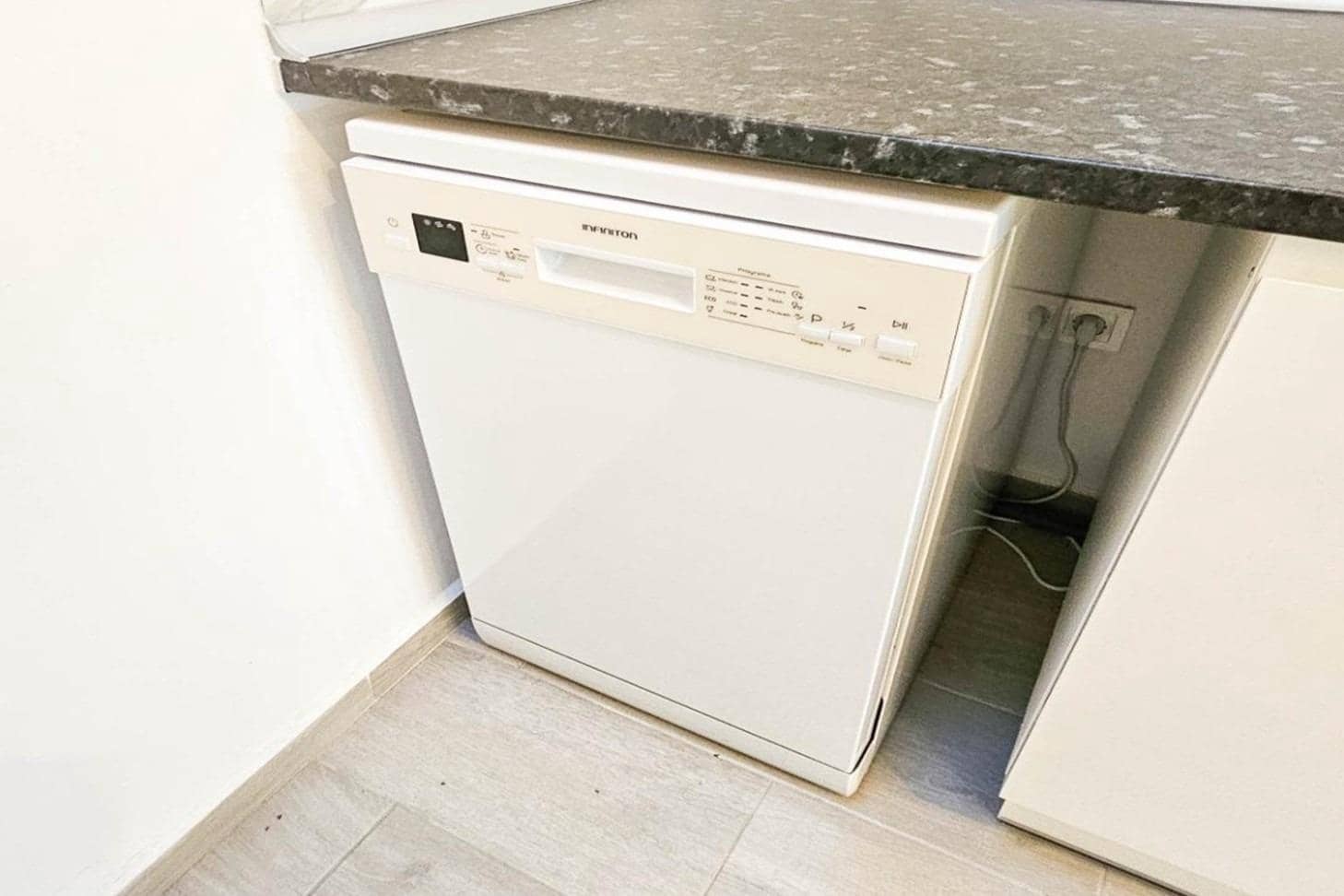 2 Zimmer Reihenhaus zu verkaufen in Torrevieja - 125.000 € (Ref: 10004185)