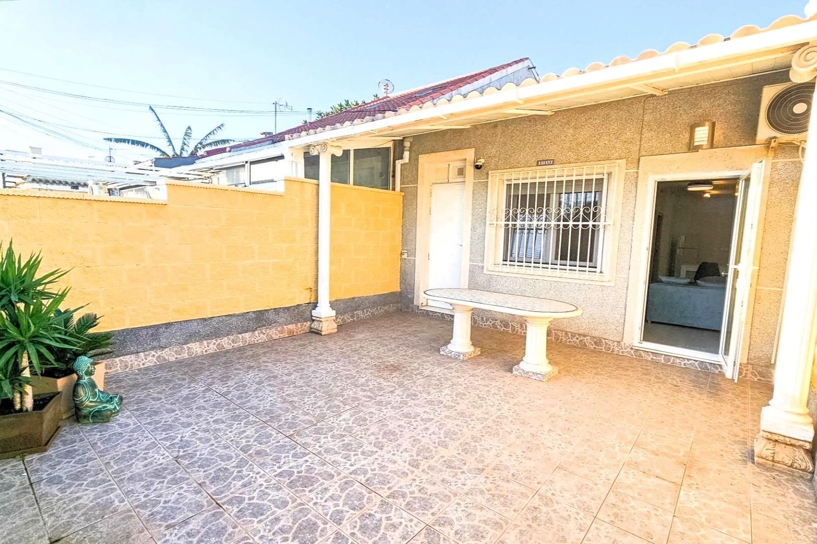 2 Zimmer Reihenhaus zu verkaufen in Torrevieja - 125.000 € (Ref: 10004185)