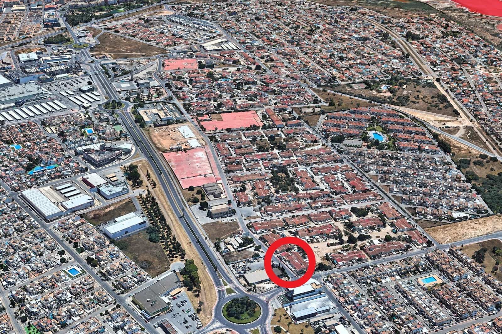 2 Zimmer Reihenhaus zu verkaufen in Torrevieja - 125.000 € (Ref: 10004185)