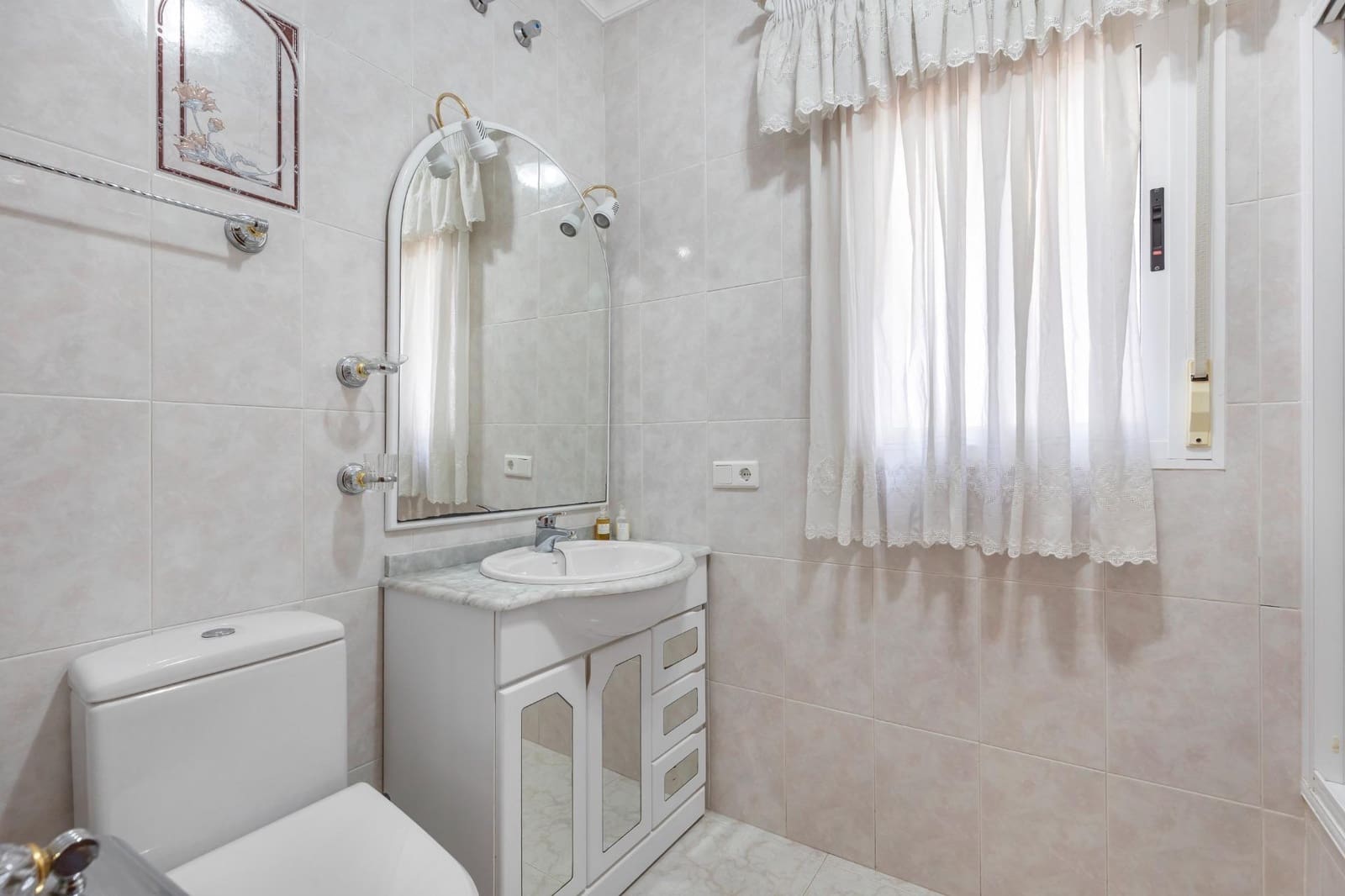 5 Zimmer Villa zu verkaufen in Dona Pepa mit Pool Garage - 499.000 € (Ref: 10006333)