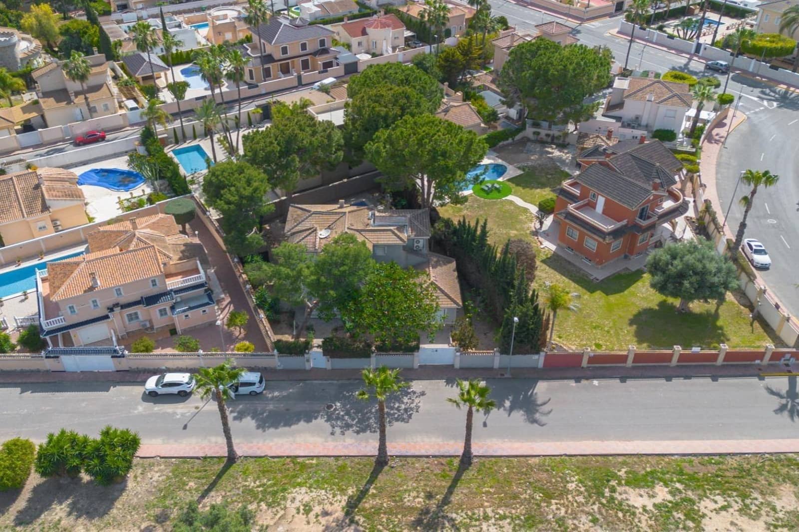 5 Zimmer Villa zu verkaufen in Dona Pepa mit Pool Garage - 499.000 € (Ref: 10006333)