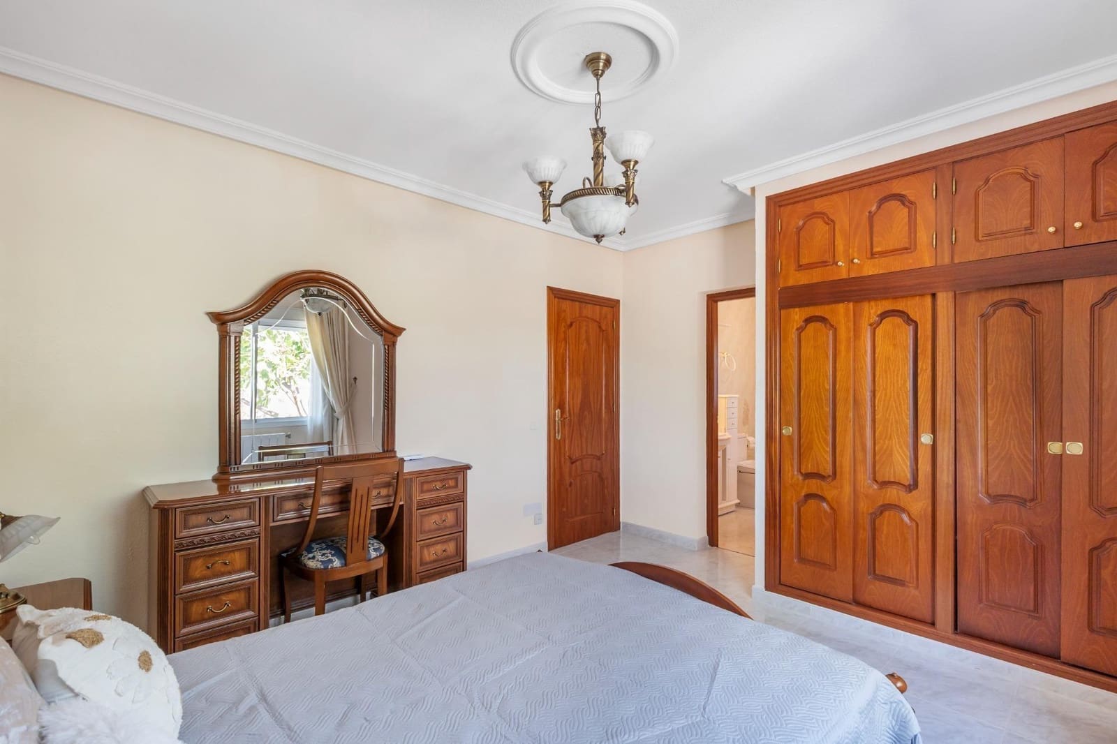 5 Zimmer Villa zu verkaufen in Dona Pepa mit Pool Garage - 499.000 € (Ref: 10006333)