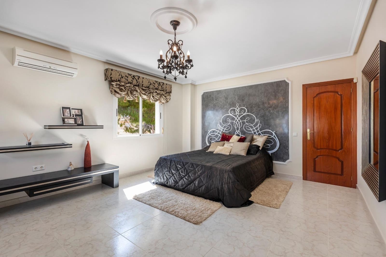 5 Zimmer Villa zu verkaufen in Dona Pepa mit Pool Garage - 499.000 € (Ref: 10006333)