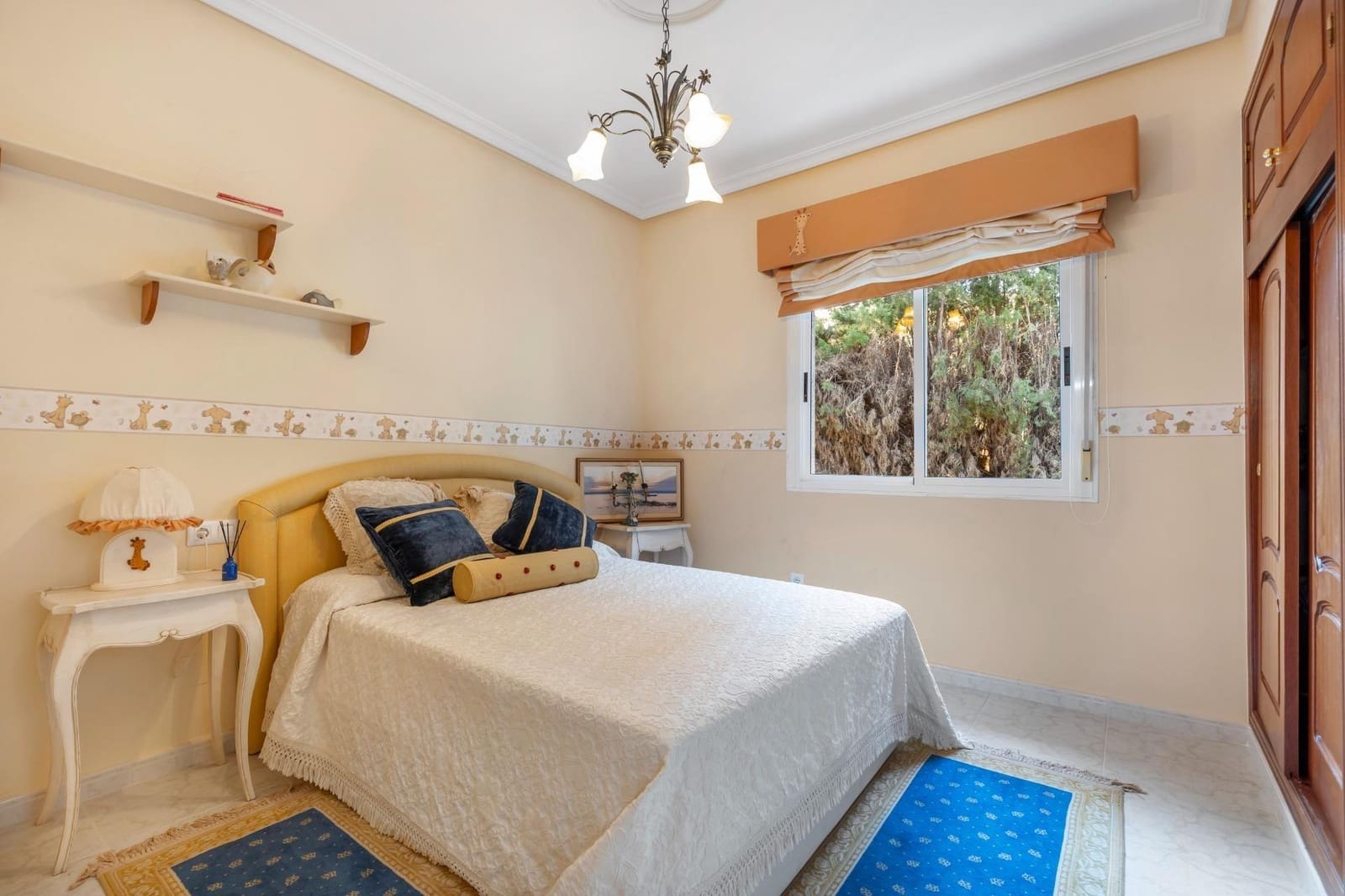 5 Zimmer Villa zu verkaufen in Dona Pepa mit Pool Garage - 499.000 € (Ref: 10006333)