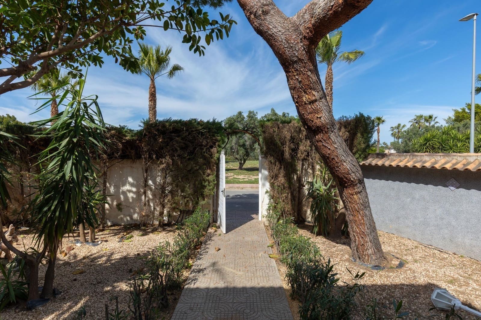 5 Zimmer Villa zu verkaufen in Dona Pepa mit Pool Garage - 499.000 € (Ref: 10006333)
