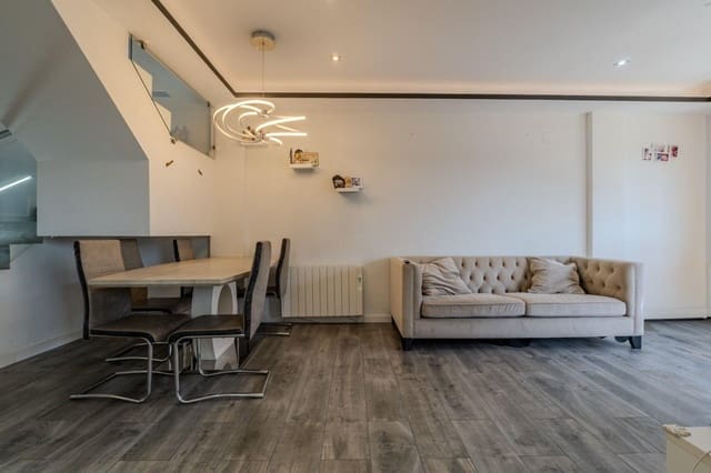 3 sovrum Radhus till salu i Aguas Nuevas, Torrevieja med pool - 305 000 € (Ref: 10011480)