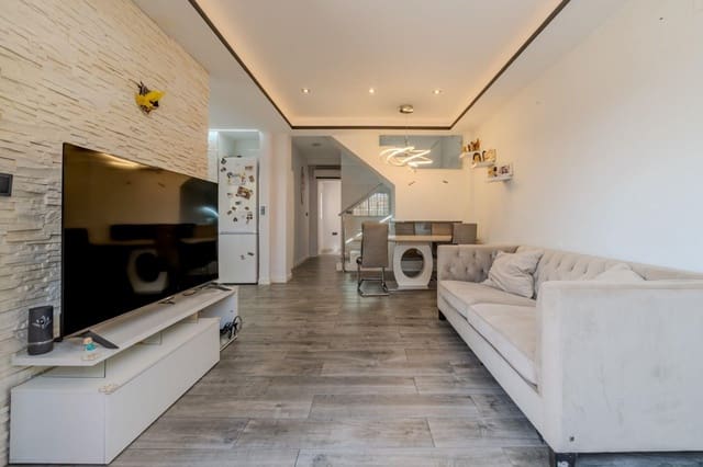 3 sovrum Radhus till salu i Aguas Nuevas, Torrevieja med pool - 305 000 € (Ref: 10011480)